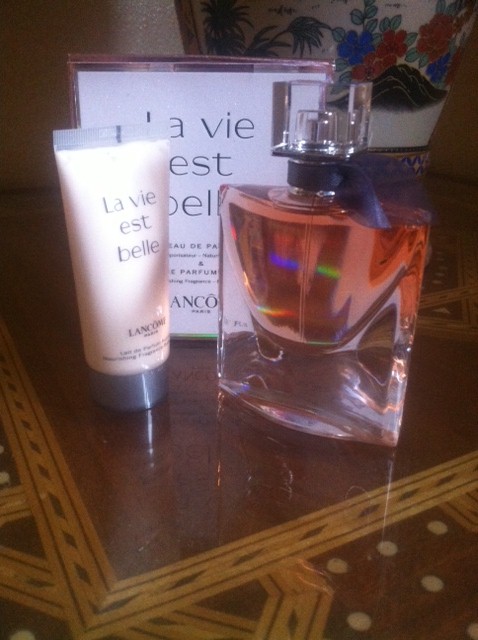 Coffret La vie est belle parfum 50 ml Lait nutritif 50 ml