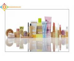 Personnes pour vendre des produits de beauté
