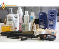 Personnes pour vendre des produits de beauté