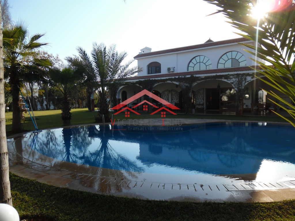magnifique villa à vendre de 2500m à Bir Kacem