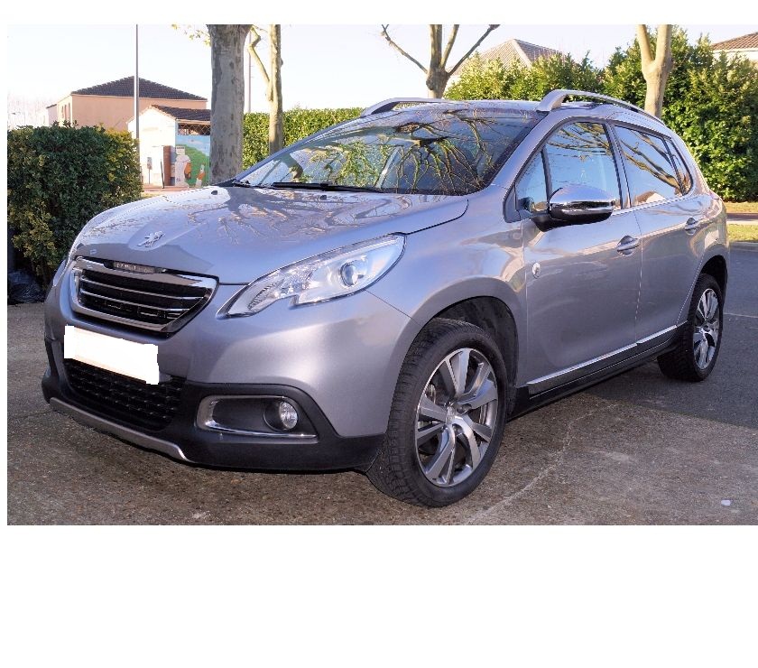 Peugeot 2008 1.2 PURETECH 110 S&S CROSSWAY grise 10800 Km