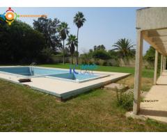 Villa de 2000 m² en location à Souissi