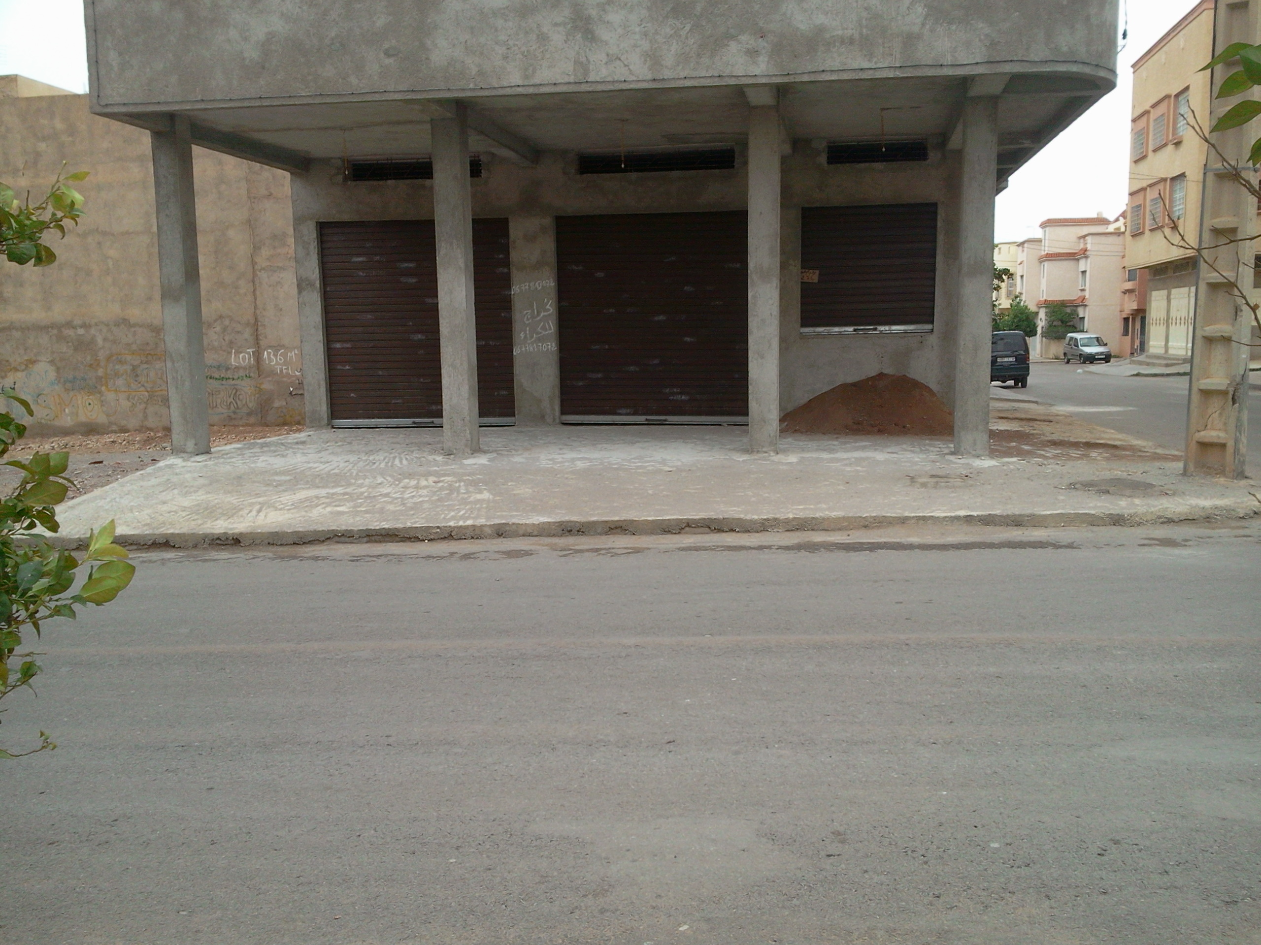 fond commercial de 90m2+40m2 des arcades fond commercial de 90m2+40m2 des arcades
